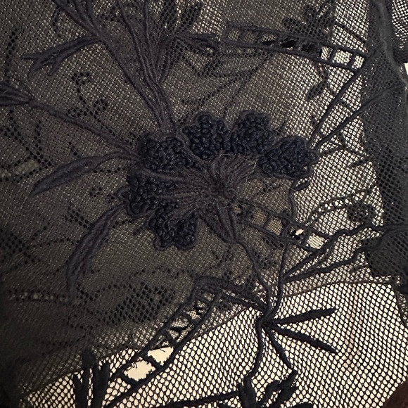 Vanessa Virginia Navy Lace Blouse - Picture 4 of 5